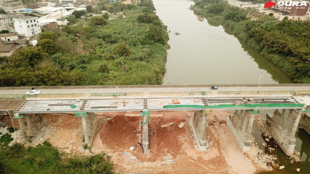 Five spans positioned with UHPFRC ZL-DURA presgtressed I beam.