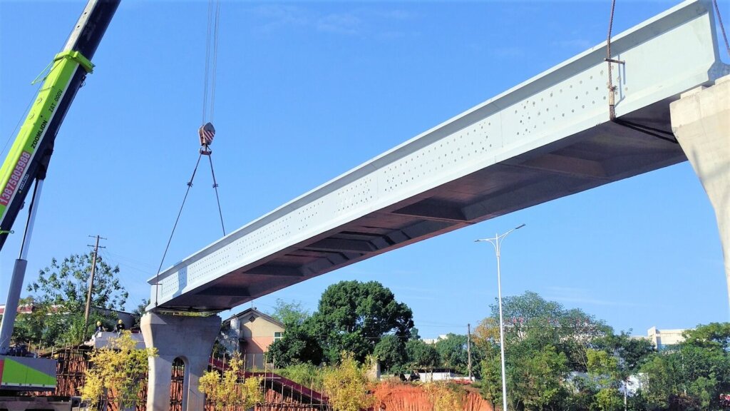 Pedestrian girder positioned.