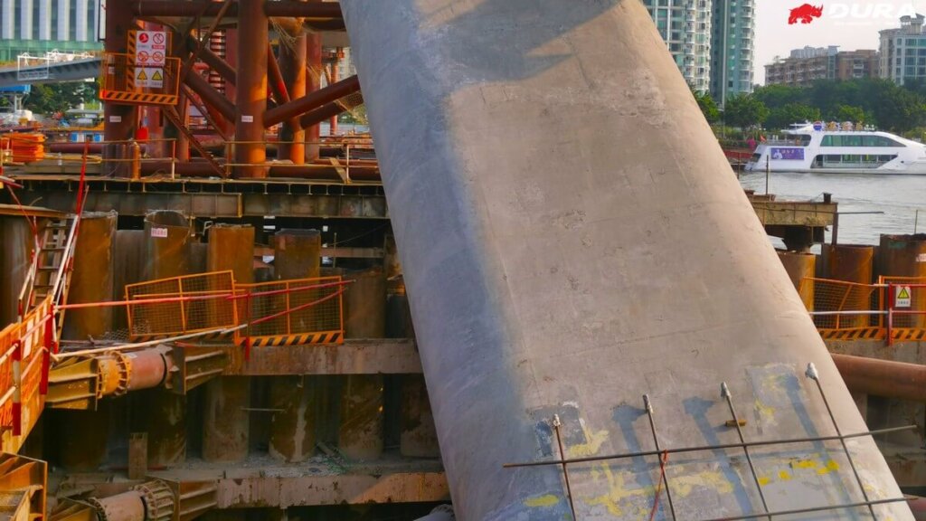 Connection of UHPFRFC composite section with the foundation.