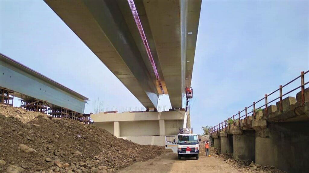 Soffit views of two beams together.
