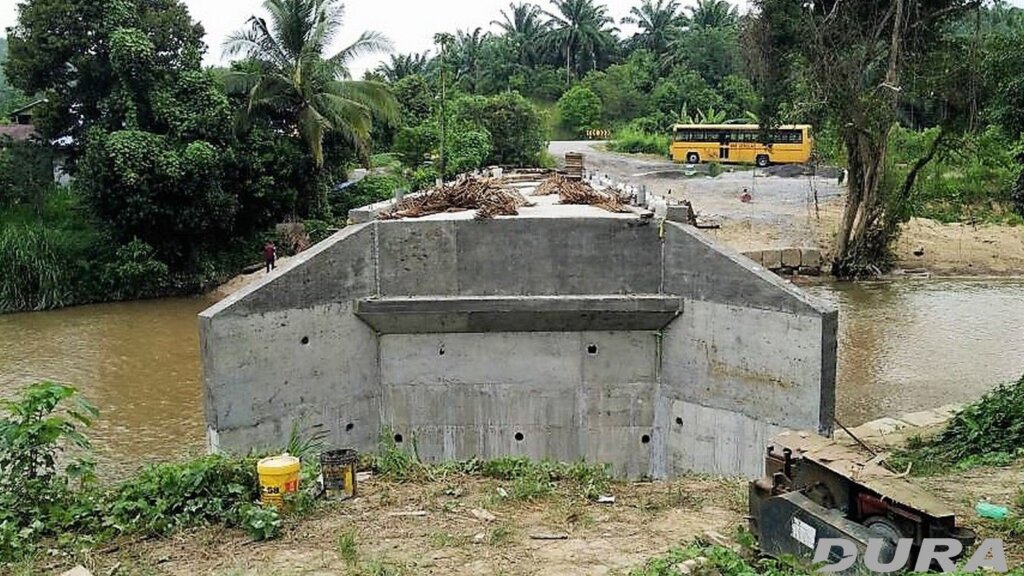 DTSB Design and Build Rural Bridge for Land and District Perak - DURA ...