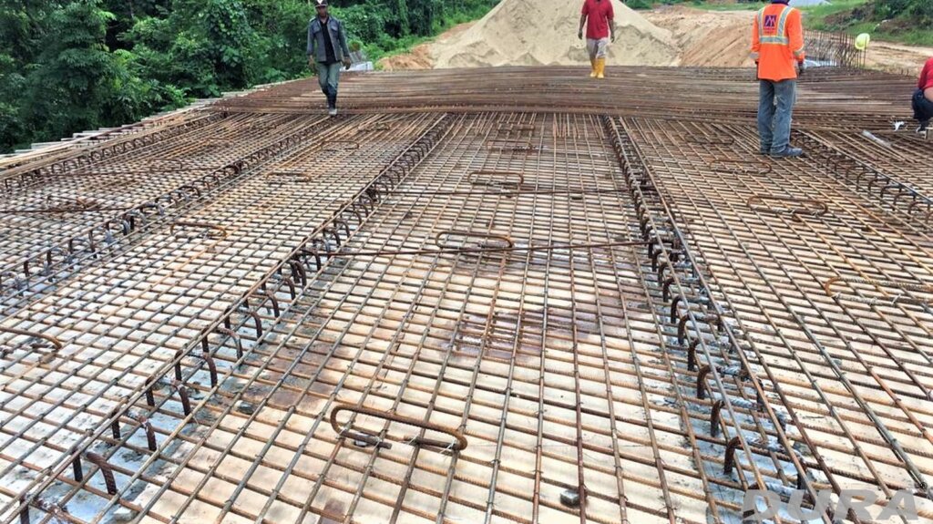 Bar fitting for RC deck.