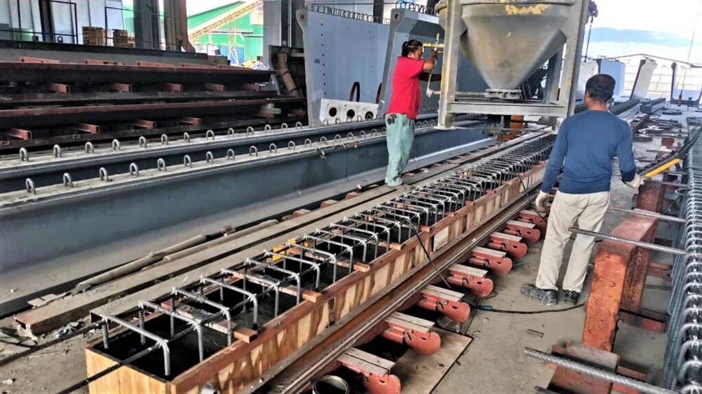 Casting of RC300x400 beam.