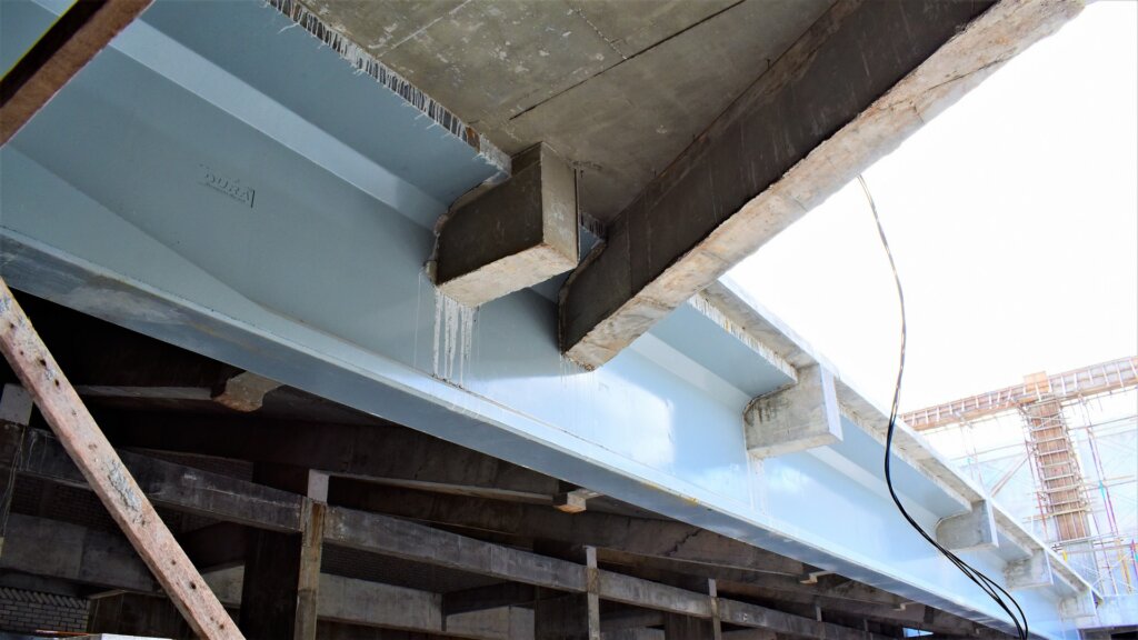 Close-up view after removal of timber prop.
