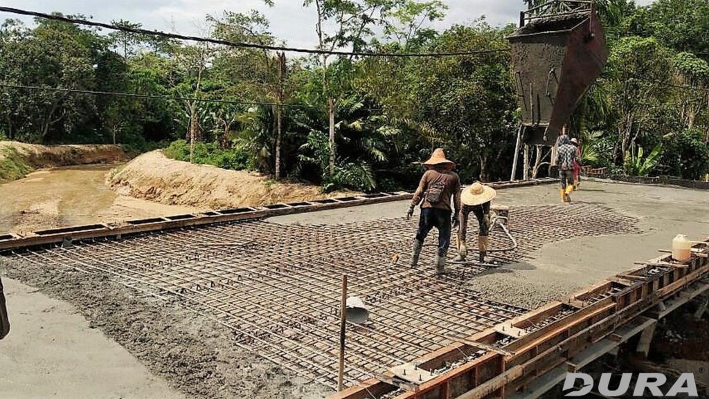 Concreting of bridge decking
