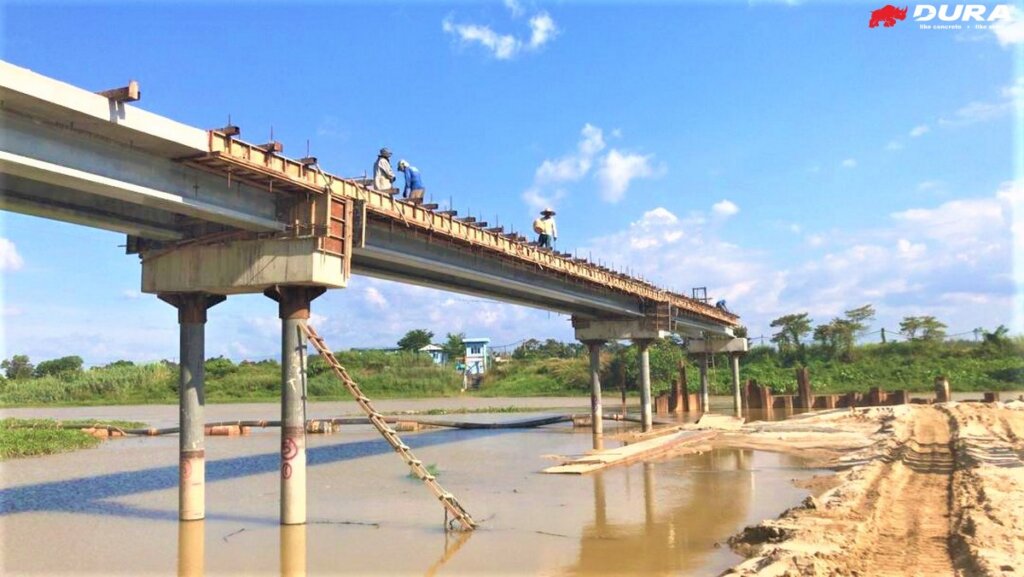 Construction of RC decking.