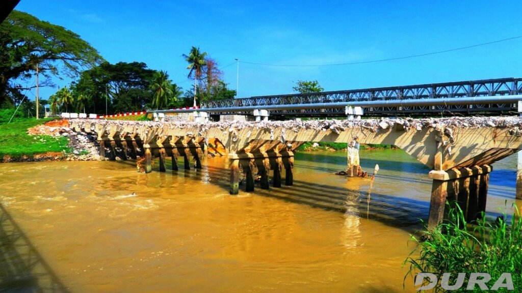 Demolition of existing bridge crossing Sungai Kinta
