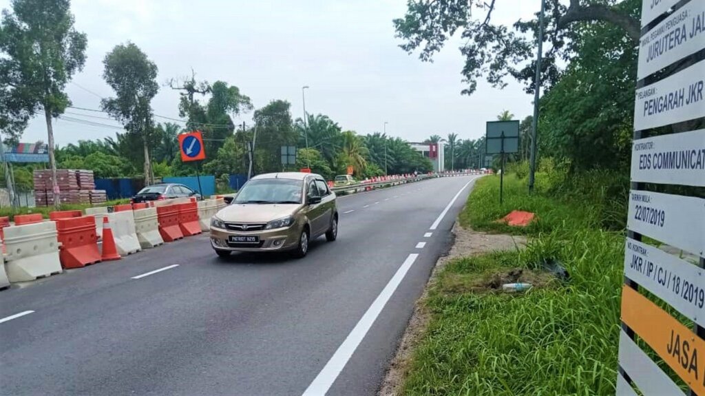 First half of the new bridge open for traffic.