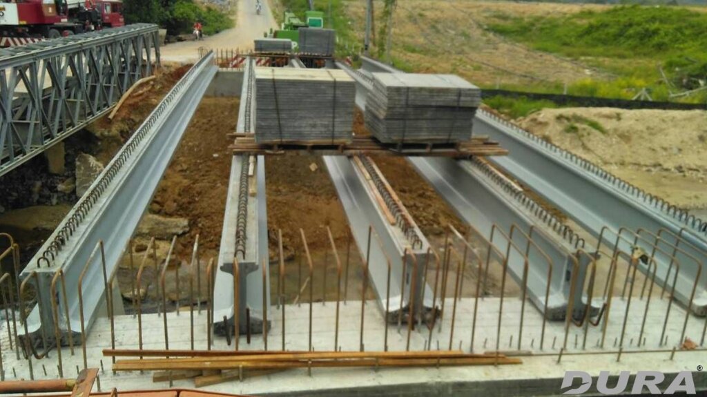 Five numbers of DURA IB650-18m positioned on abutments