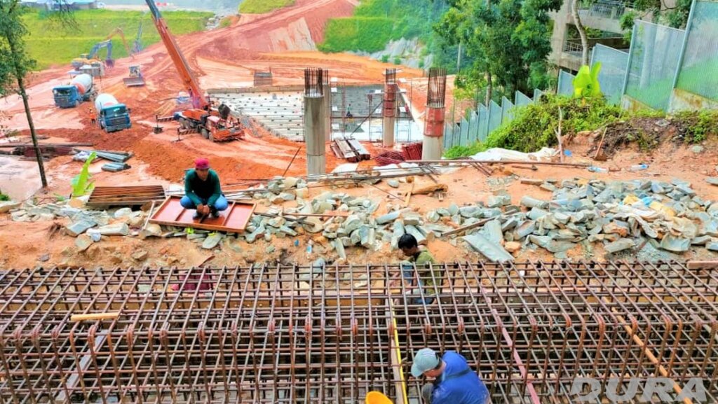 Installation of temporary formwork for substructure works (160720).