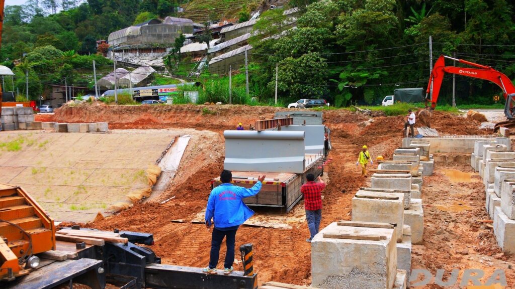 JK1- Transporting first segment for assembly -02-11-2015-