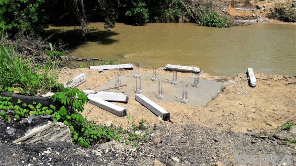 Lean concrete at abutments casted