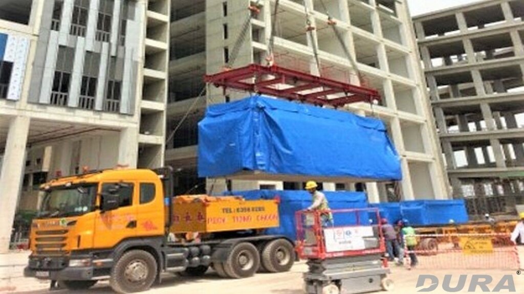 Lifting of a PPVC module using a mobile crane