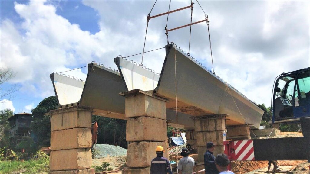 Placing segments on the platform.
