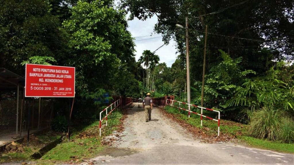 Project signboard for Kg. Ulu Kenderong