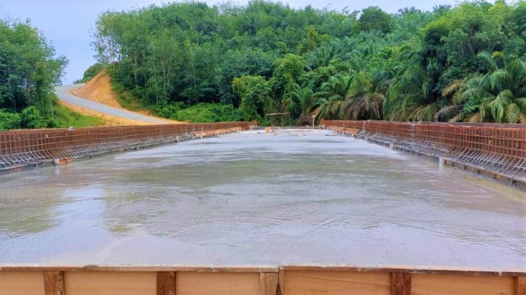 RC deck concreted (170721).