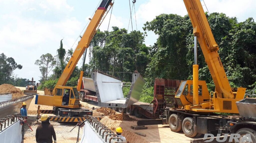 Unloading to site for assembly.