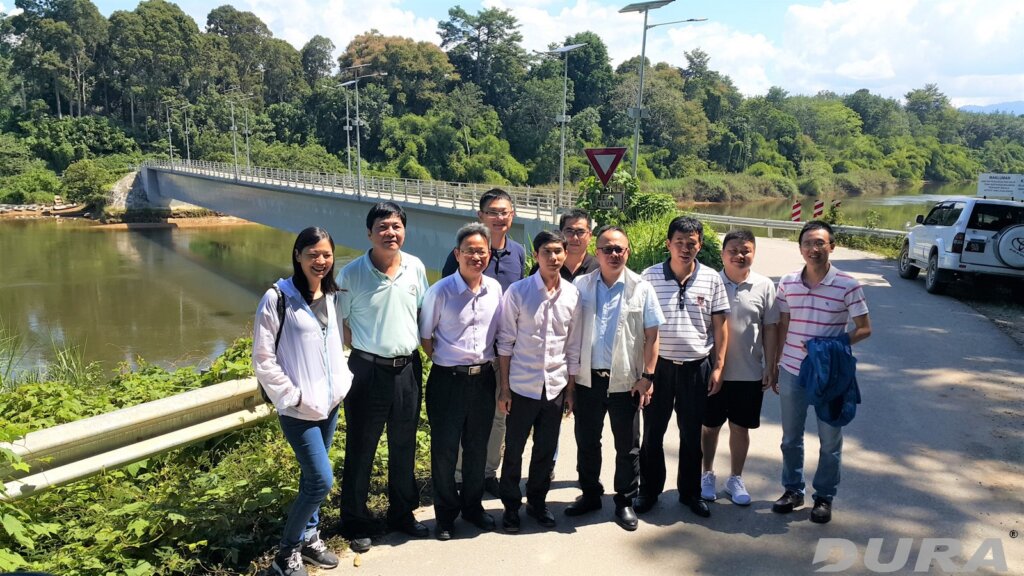 PRC officers visited Batu 6 bridge.