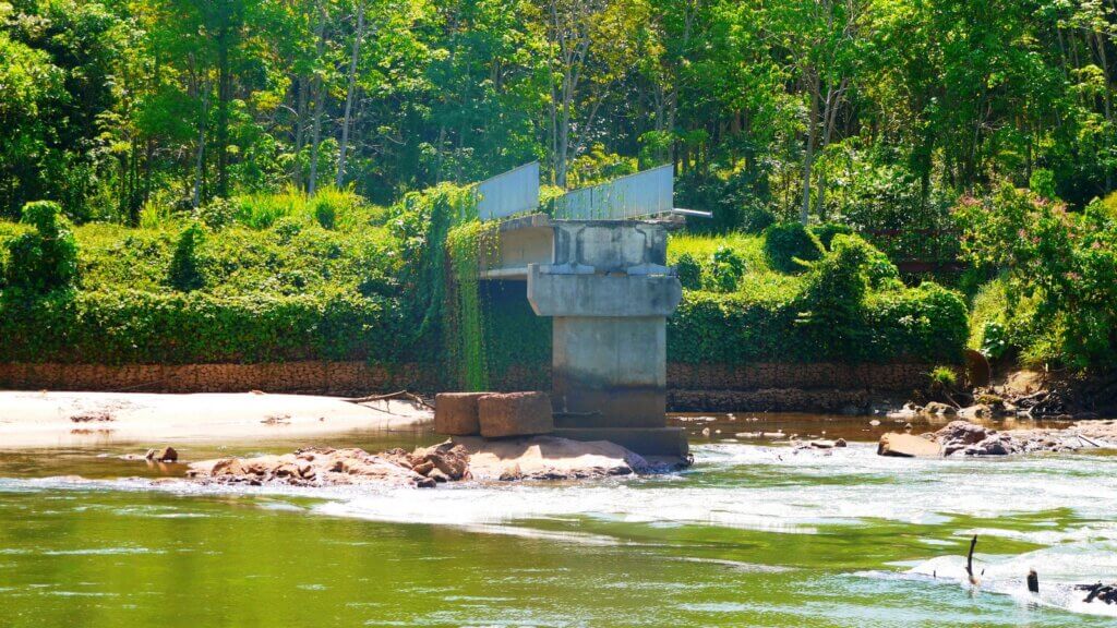 Existing bridge at Kampung Sawa was destroyed by the year 2015 Dec massive flood.