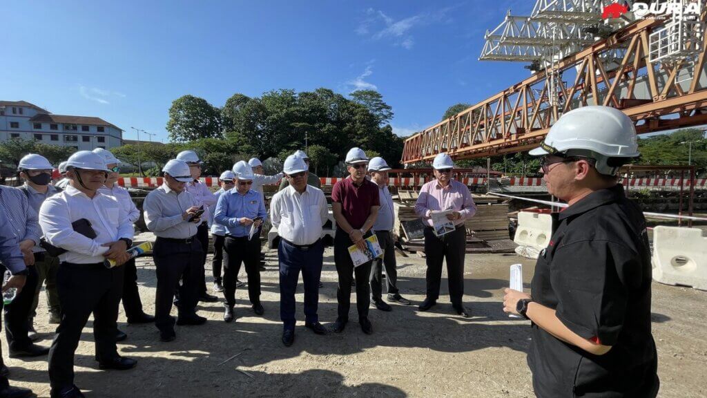 Presentation to JKR Sarawak about Riveria Bridge.