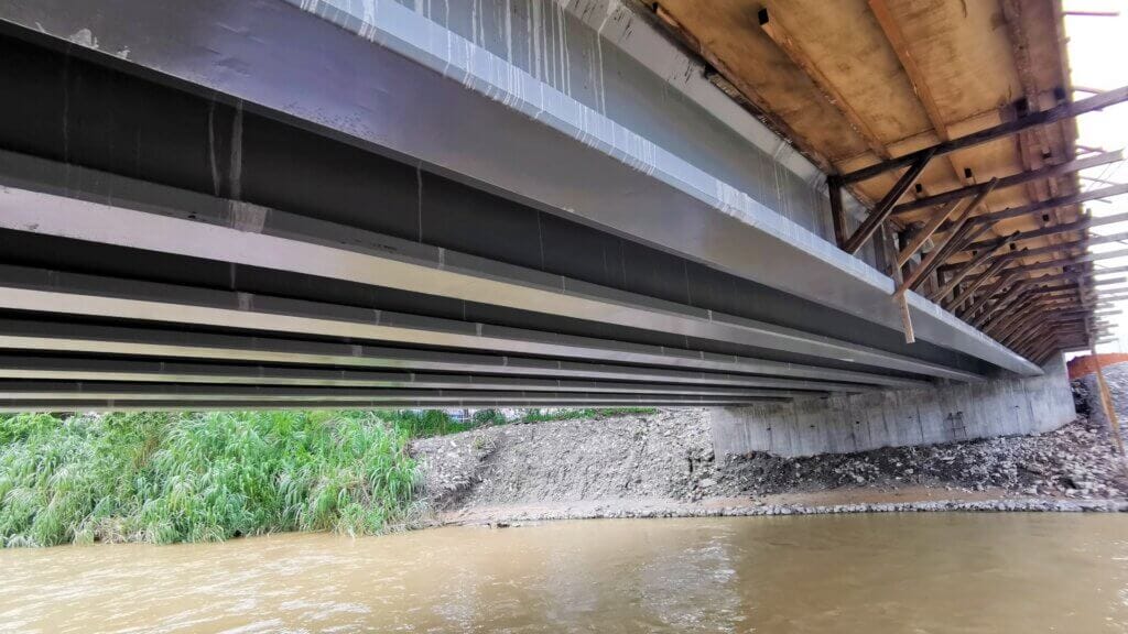 Soffit view of the bridge.