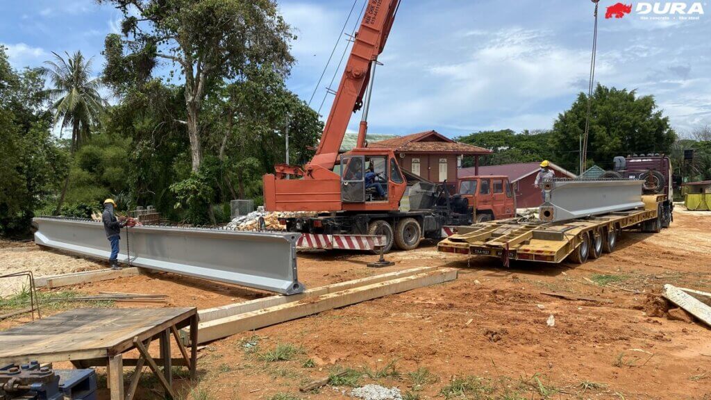 Unloading and assembly of segments.