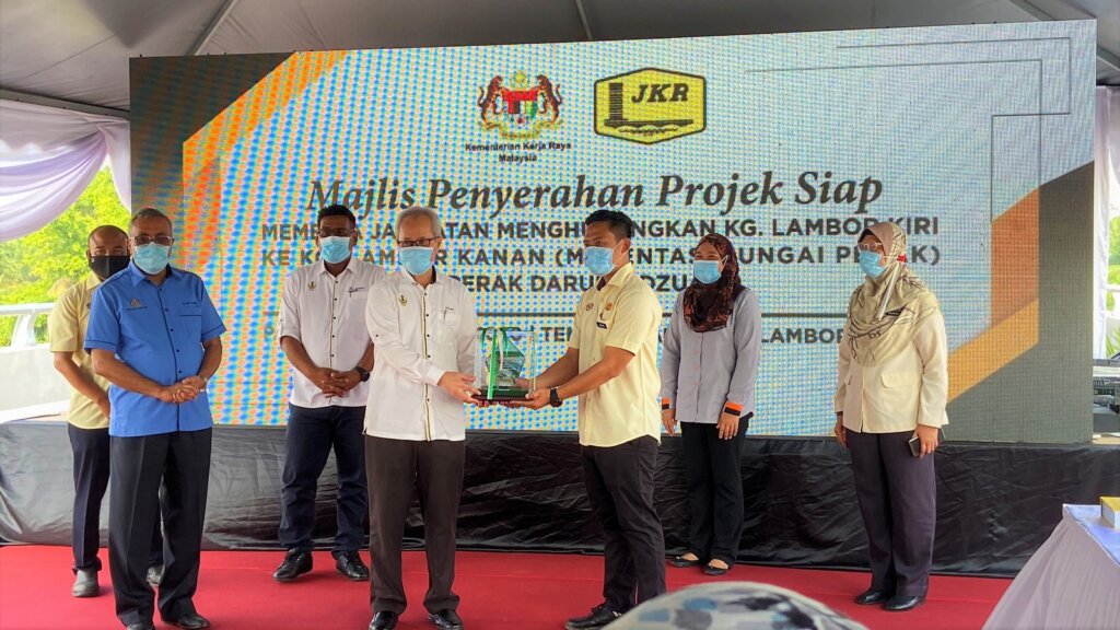 The ceremony of the handover project.