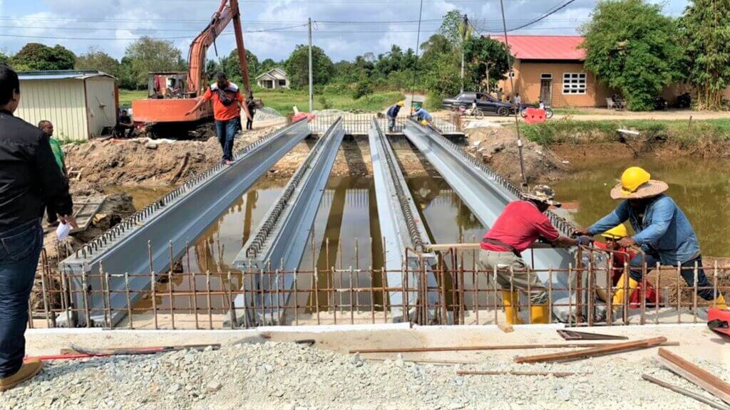 Positioning 4th beams.