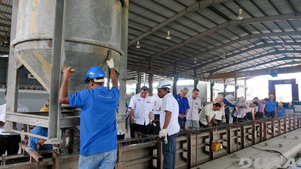 Demostration on casting of DURA IB650-18m (131117).