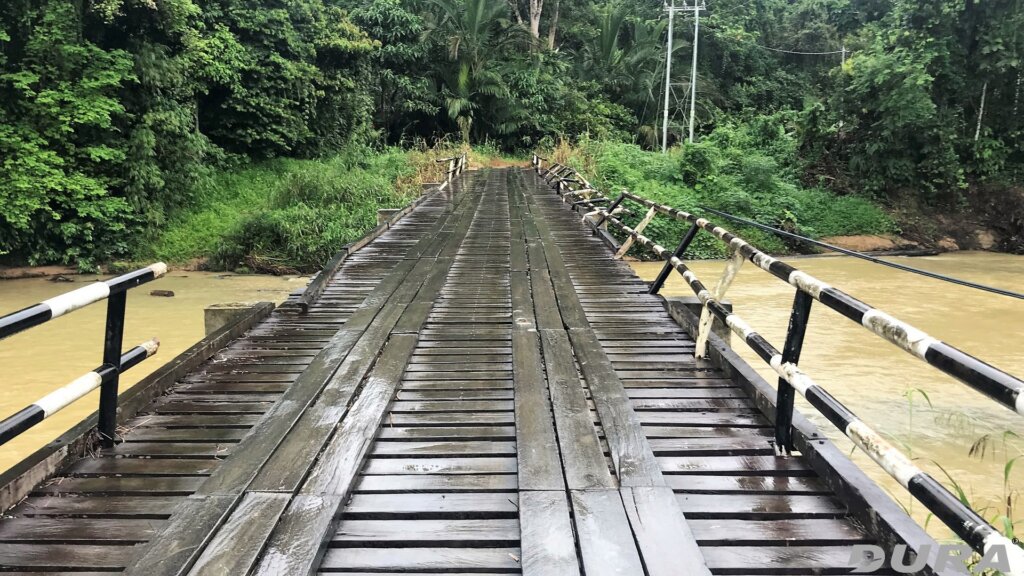 Site visit for bridge 2, Penyelanih Kanan located at Betong Sarawak.
