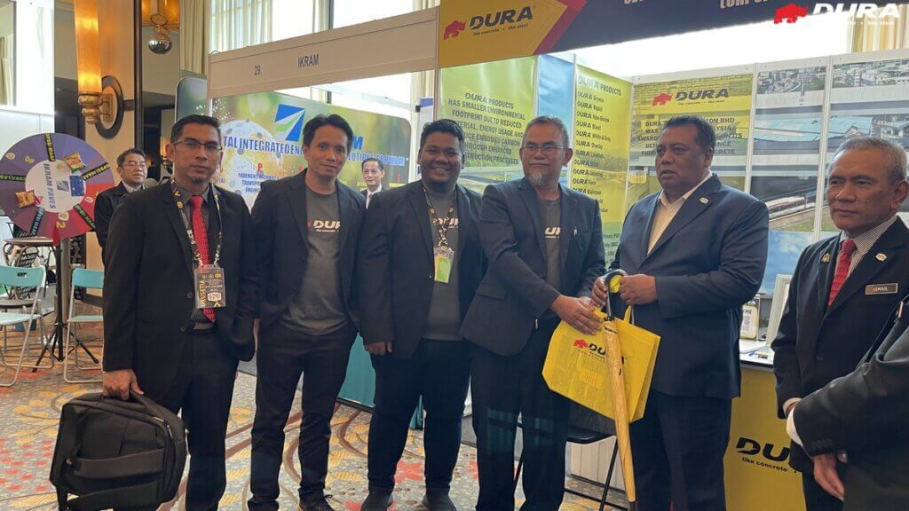 Group photo with EXCO Melaka, YB Datuk Hameed Bin Myheen Kunju Basheer.