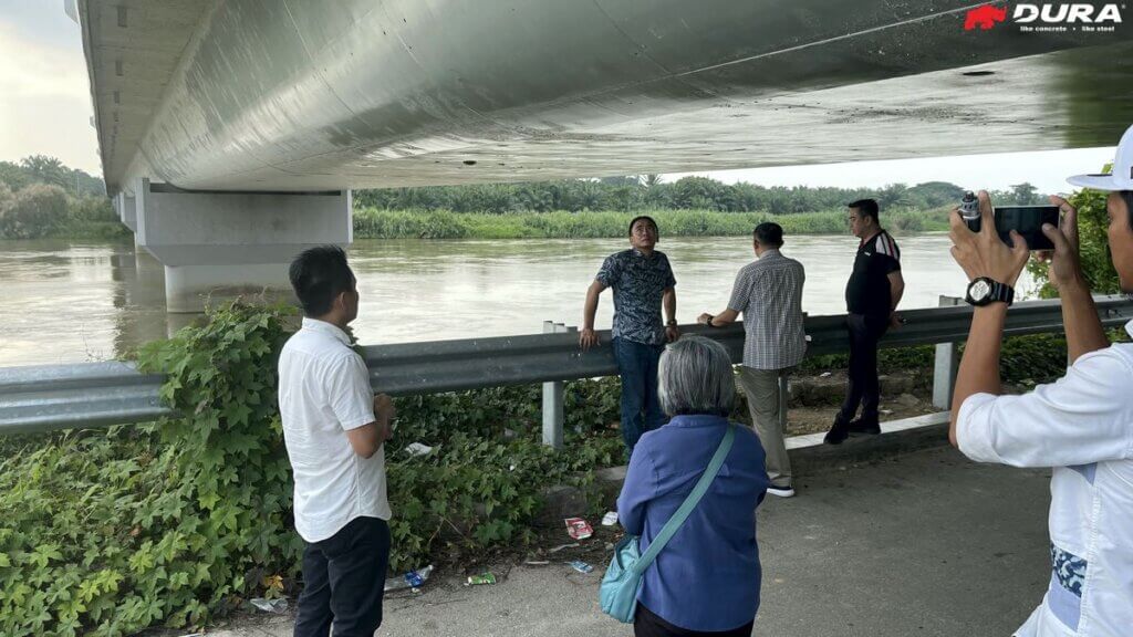 JKR Sabah teams visited Lambor bridge.