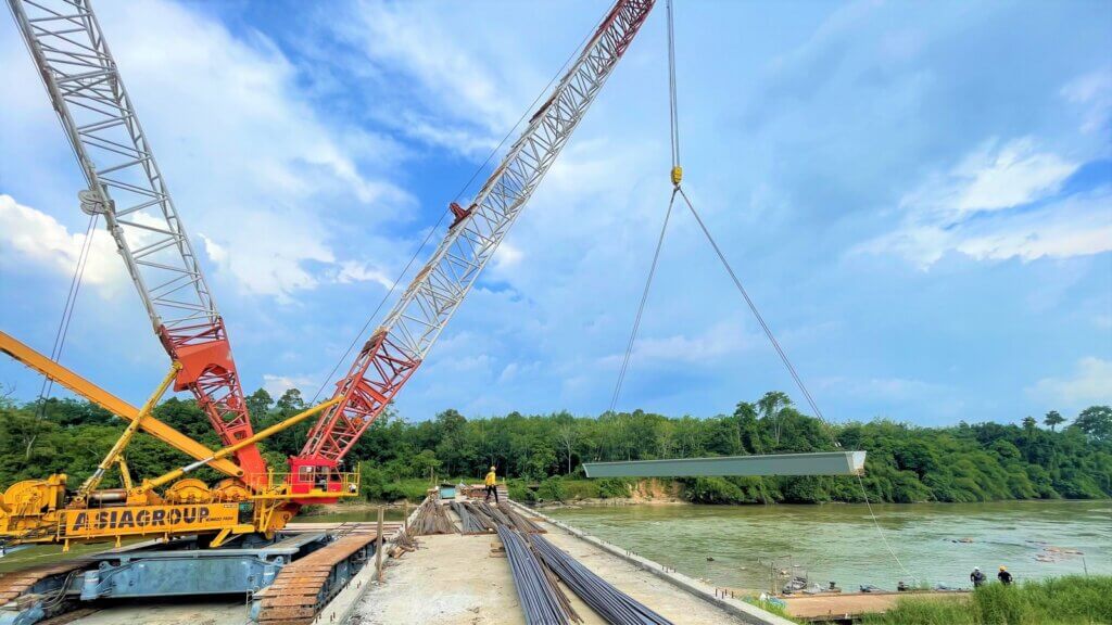 Swinging beam to the pier positions.