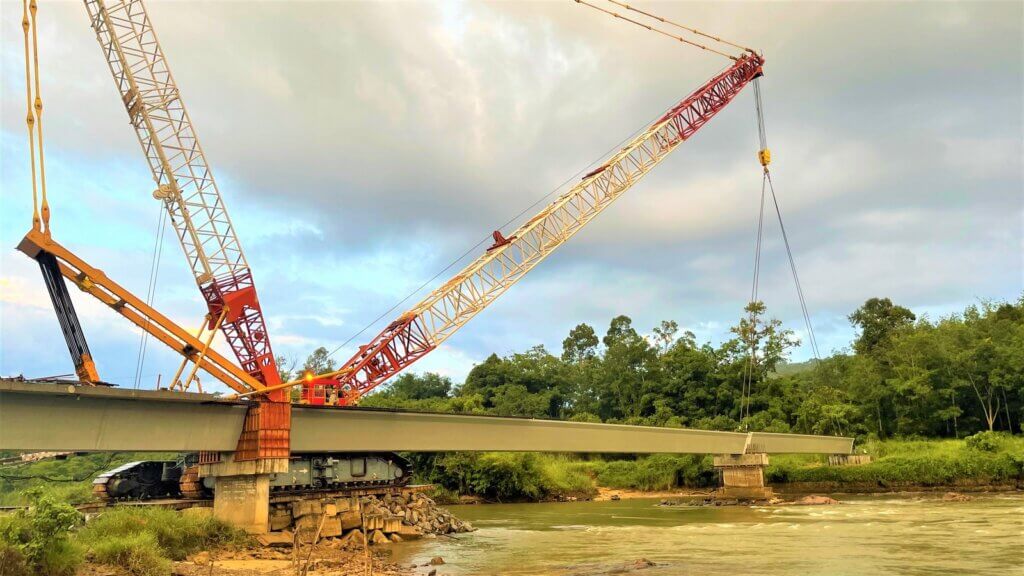 UBG2000-35m positioned on the abutment B.
