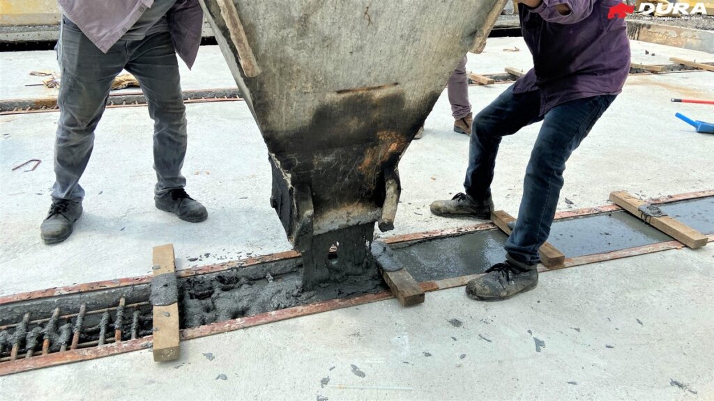 Laying of UHPC.