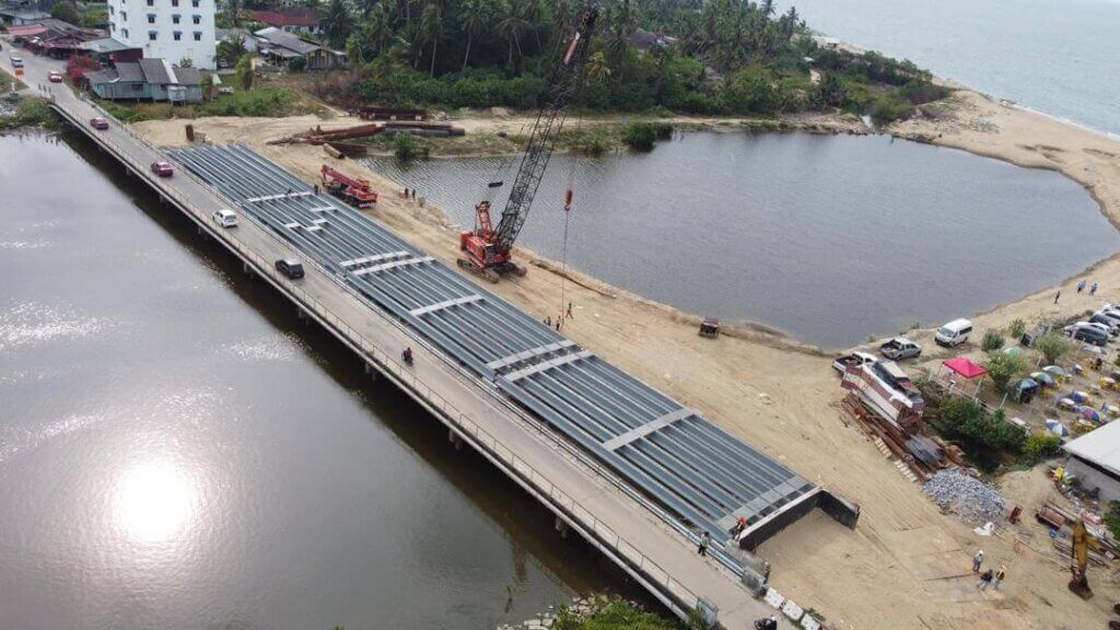 Completed launching for 4 spans.