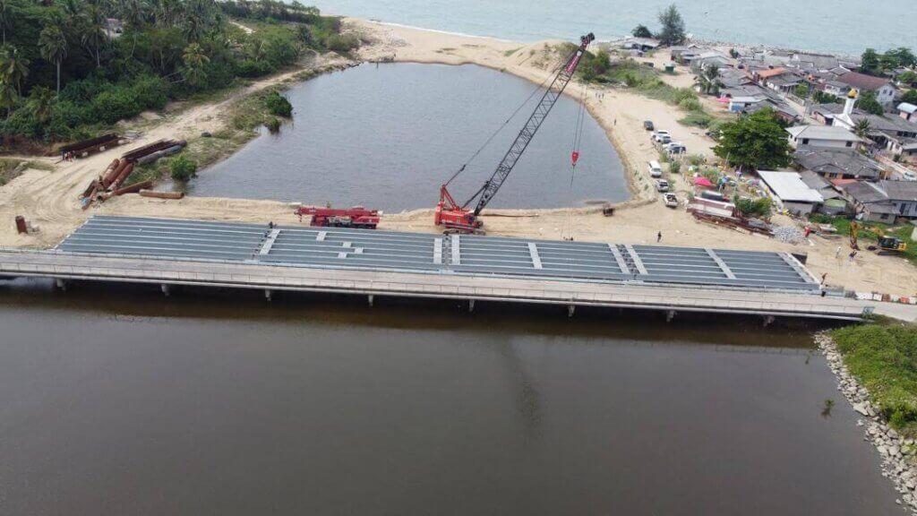 Completed launching for 4 spans.