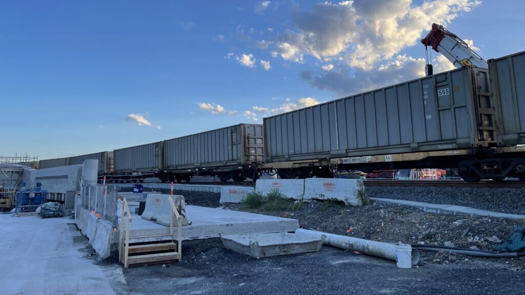 18. New bridge open for train in day 6.