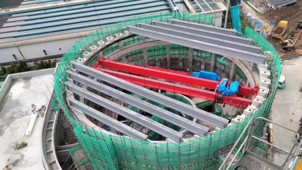 Launching of UHPFRC I-beam.