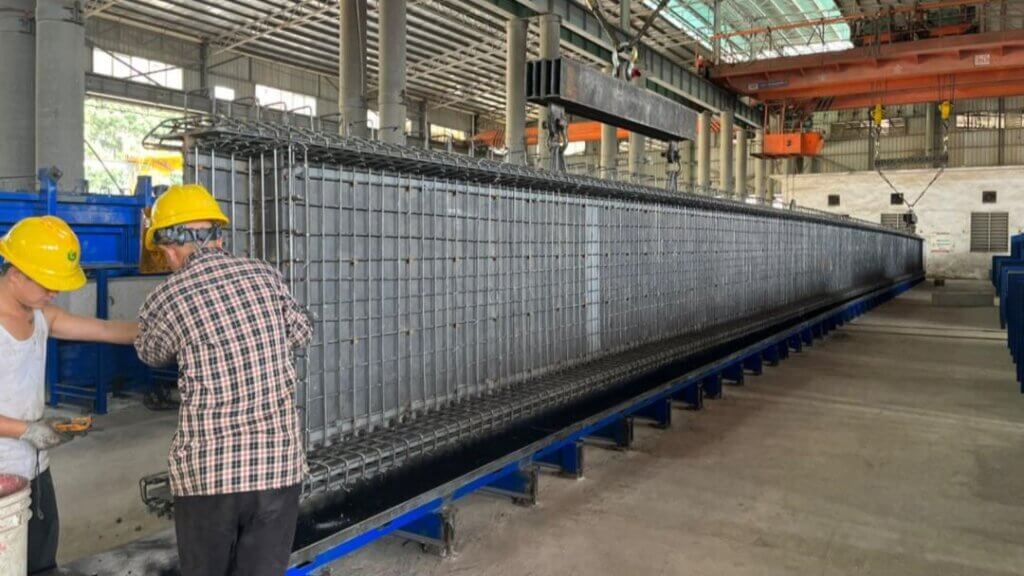 Closing mould for casting.