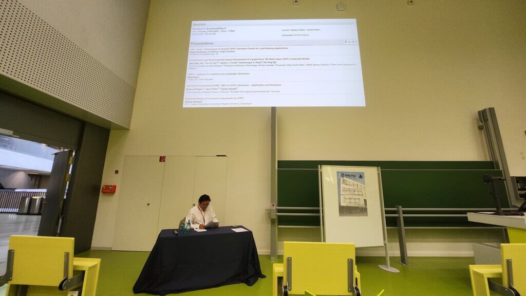 Adj. Prof. Ir. Dr Voo Yen Lei give presentation to audience about sustainabilit