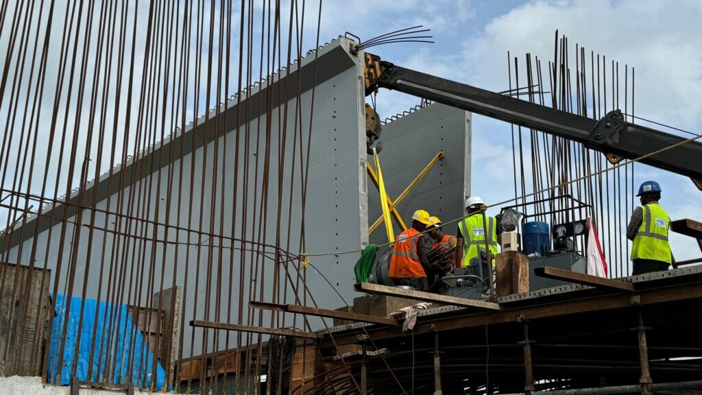 22.Post tensioning of first UBG4000-102m.