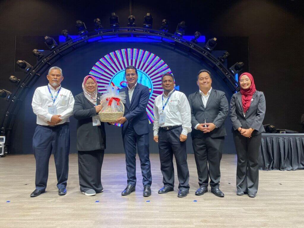 12. Appreciation and lucky draw gift.