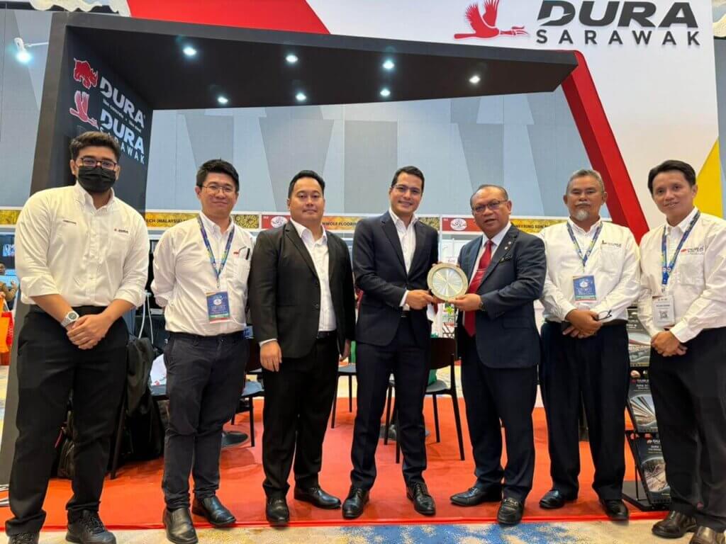 8. Appreciation gift for Director of JKR Sarawak, Ir. Ts. Richard anak Tajan