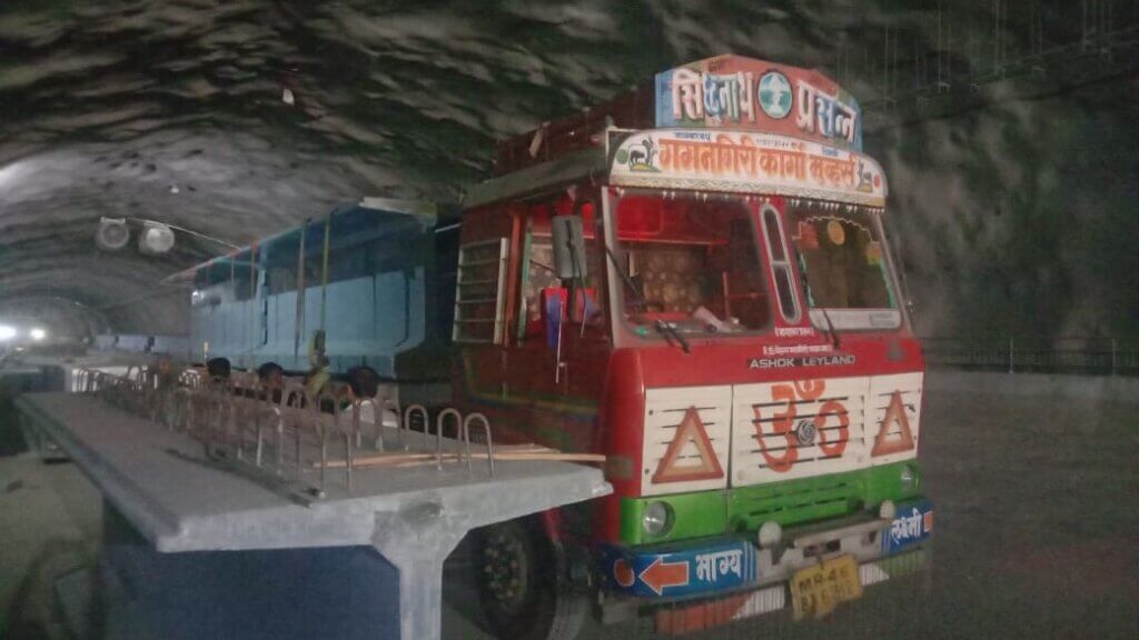 BT1500 segments arrived at site.