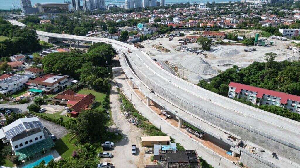 Completed bridge. Preparation for final pavement surfacing