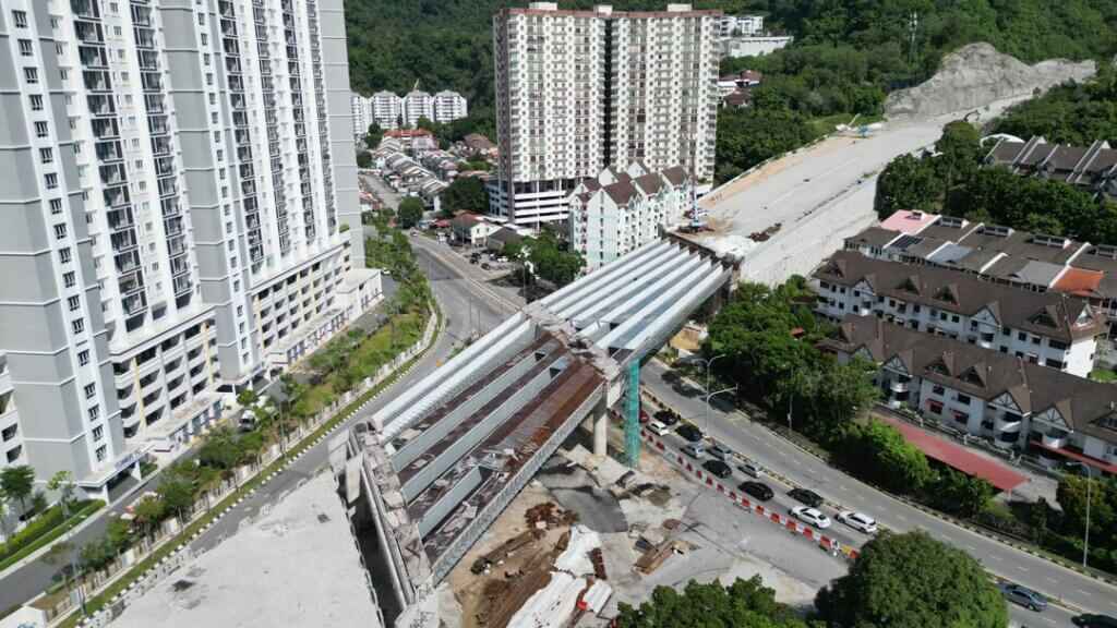 Deck slab construction and associated reinforcement works are currently in progress.