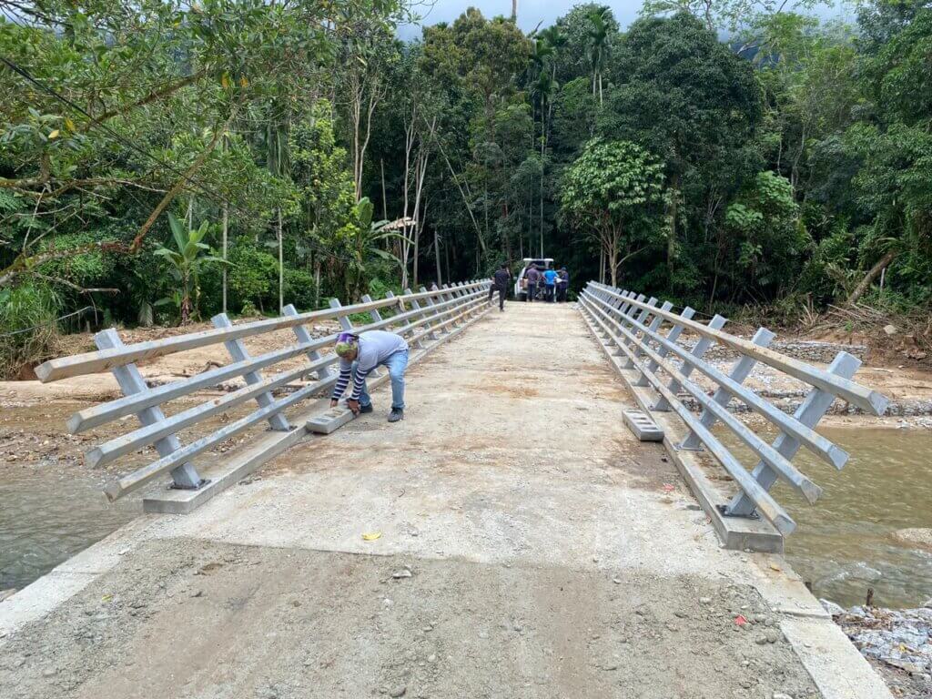 11.Installation of DURA handrail.