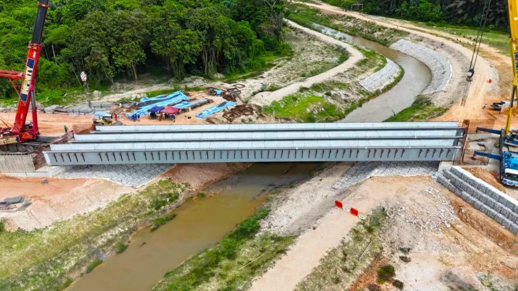 3 nos of UBG2500-60m positioned on the abutments.