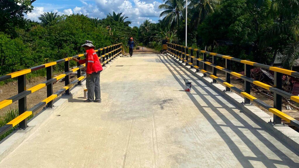 Painting and and touch up works on handrails.
